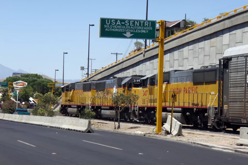 Mexico Train